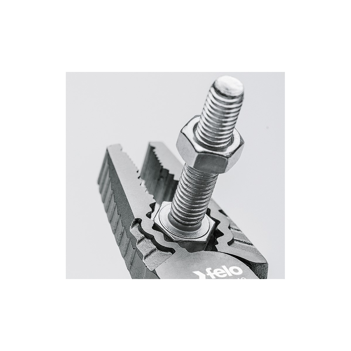 ALICATE COMBINADO MODELO 590 - FELO - FELO |59001640_59001840_in_use